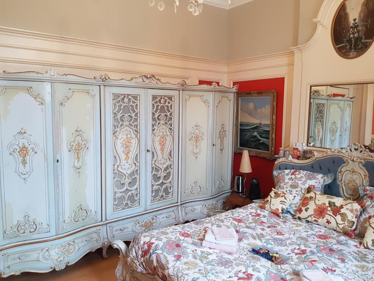 Chateau Lambert Moulinsart Hotel, Shuttle Airport, Long Term Parking, Snooker, Large Terrasse, Dinner, Breakfast شارلروا المظهر الخارجي الصورة